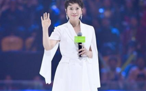 娱乐吃瓜女艺人唱歌,惊艳亮相引热议